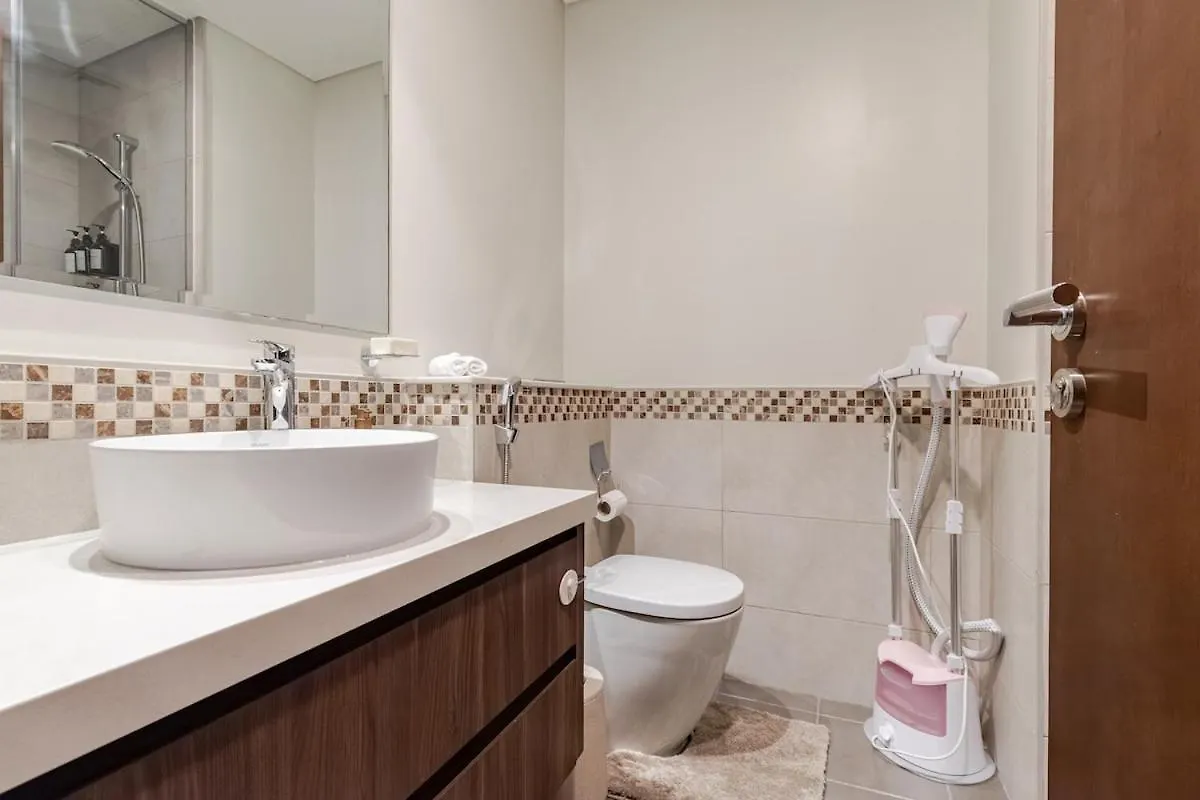 Luxury2Br Canal View Free Parking & Water Downtown Dubai 0*,  United Arab Emirates