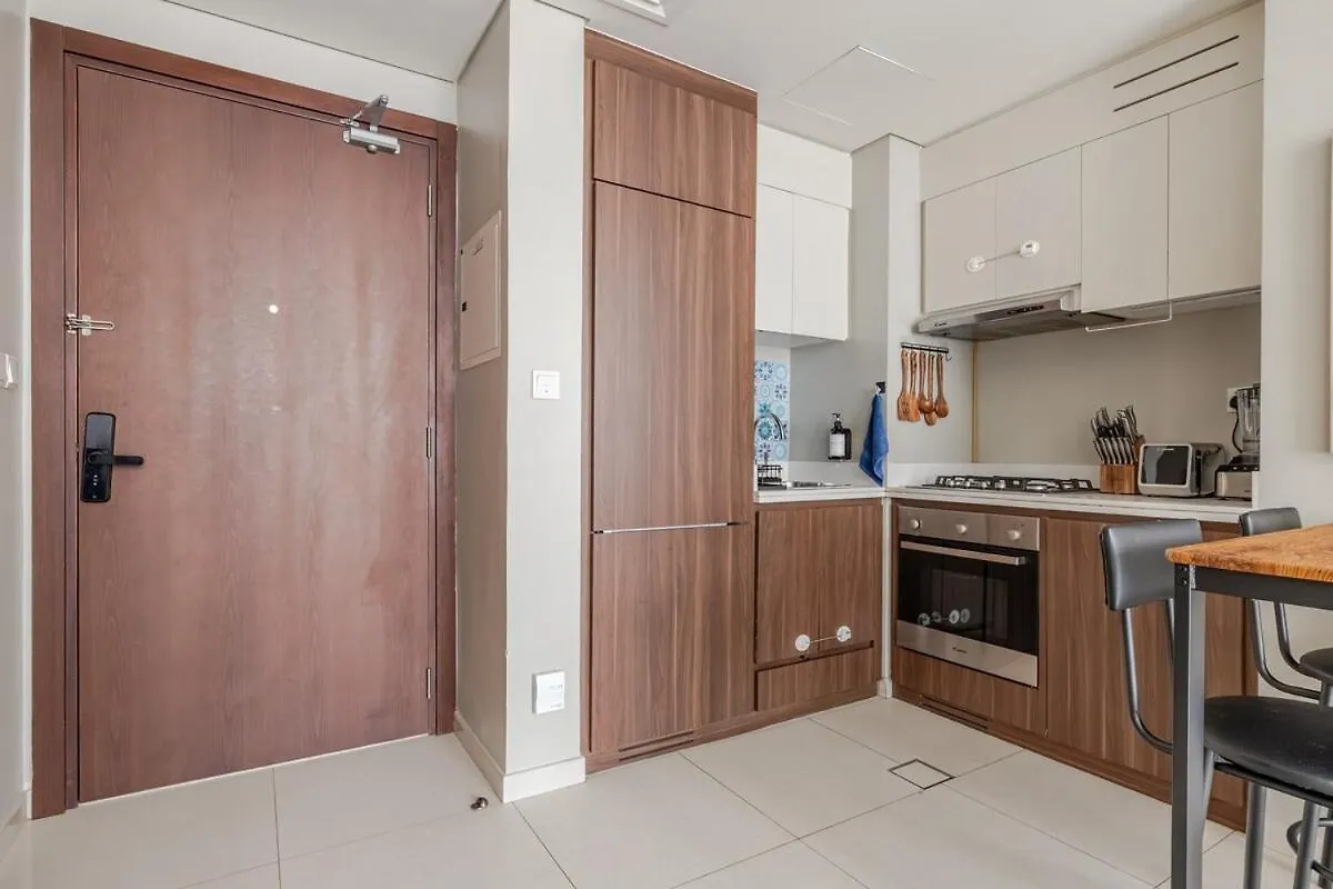 Luxury2Br Canal View Free Parking & Water Downtown Dubai Apartment