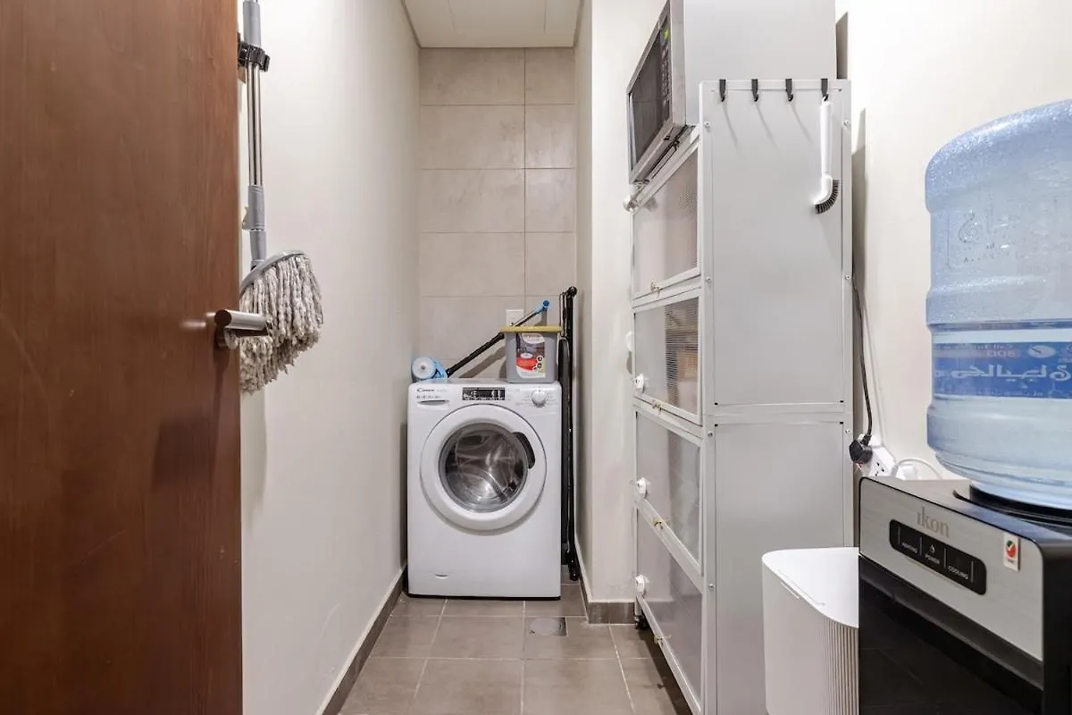 Luxury2Br Canal View Free Parking & Water Downtown Dubai Apartment