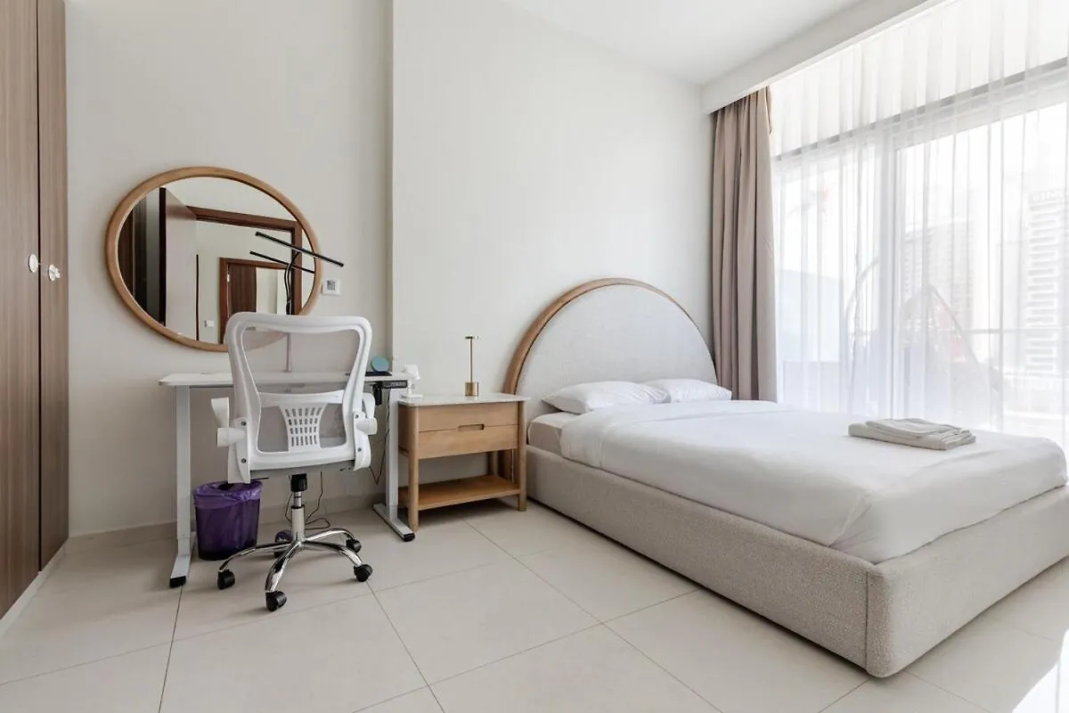 Luxury2Br Canal View Free Parking & Water Downtown Dubai United Arab Emirates