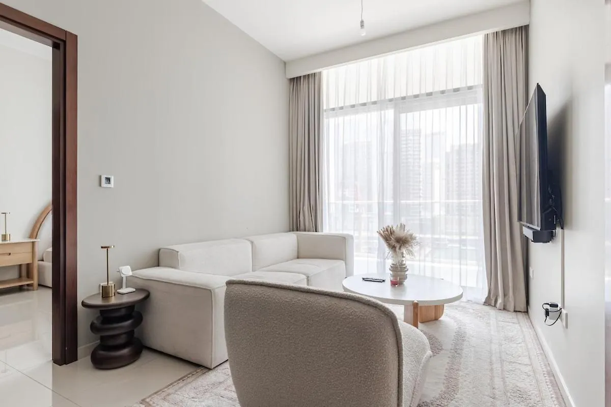 Luxury2Br Canal View Free Parking & Water Downtown Dubai