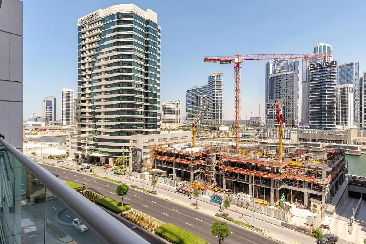 Luxury2Br Canal View Free Parking & Water Downtown 迪拜