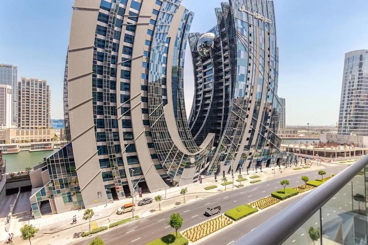 公寓 Luxury2Br Canal View Free Parking & Water Downtown 迪拜 阿拉伯联合酋长国