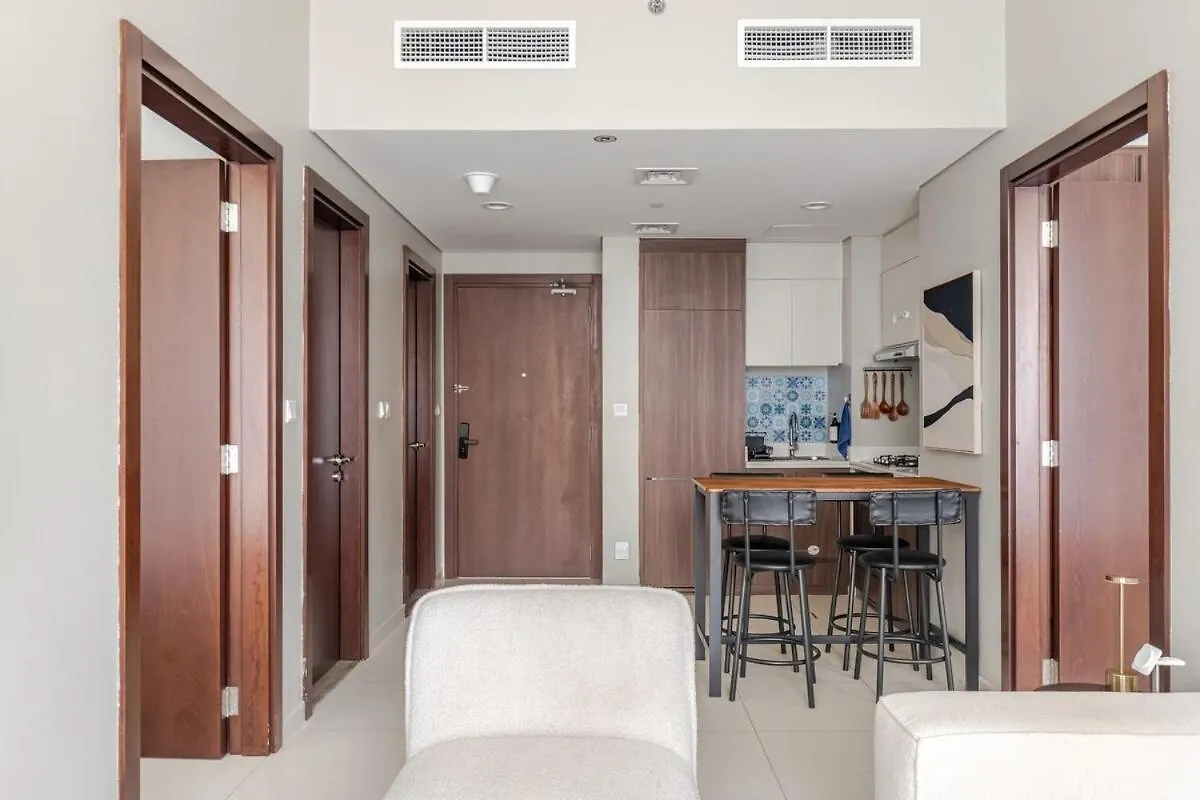 Luxury2Br Canal View Free Parking & Water Downtown 迪拜